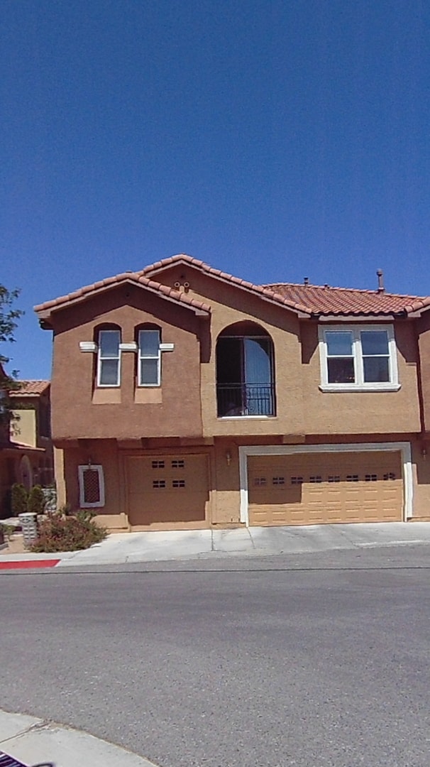 property at 601 Menaul Blvd NE