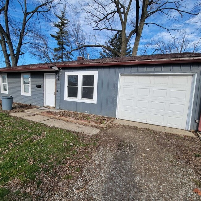 property at 3301 Mardenna Ave