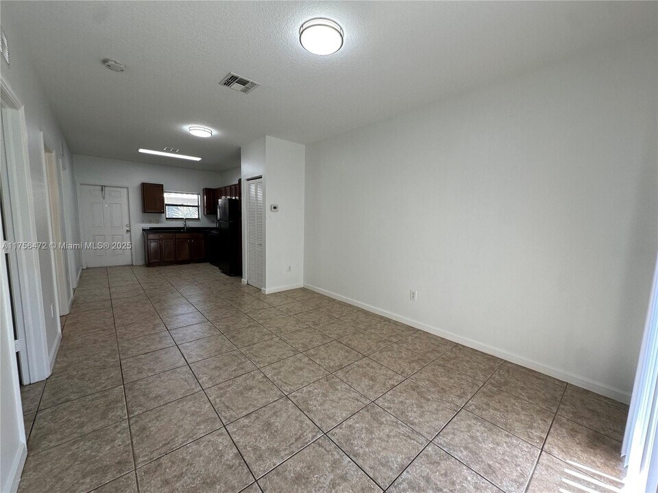 1035 NE 10th Ave in Fort Lauderdale, FL - Building Photo
