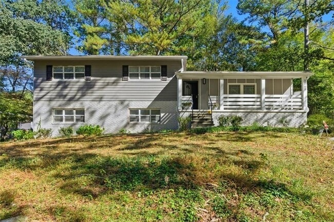 property at 3268 Briarwood Blvd