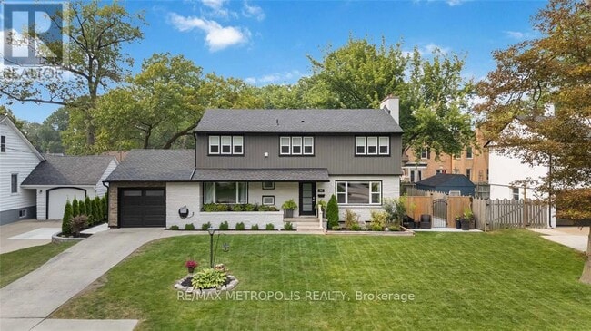 property at 552 Cathcart Blvd