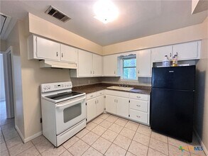 202 Oak Ridge Dr in San Marcos, TX - Building Photo - Building Photo