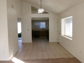 3717 Meade Ct in Bakersfield, CA - Building Photo - Building Photo