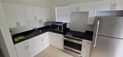 1221 NW 23rd Terrace in Fort Lauderdale, FL - Building Photo - Building Photo