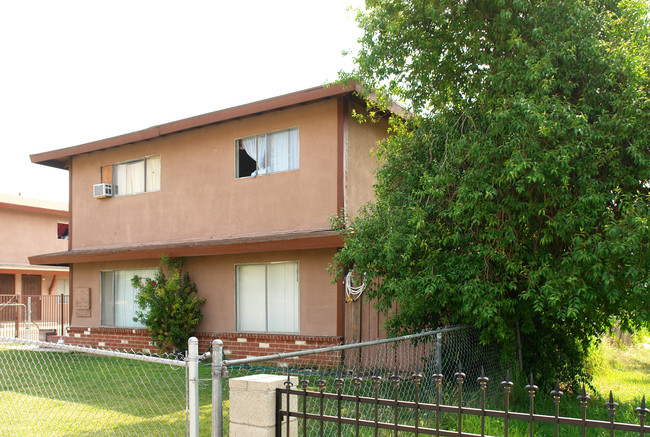 9587 Juniper Ave in Fontana, CA - Building Photo - Building Photo