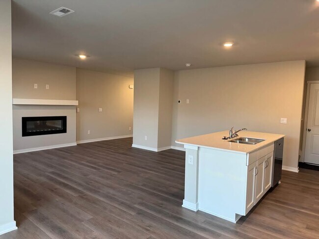 309 Juniper Dr in Waukee, IA - Building Photo - Building Photo