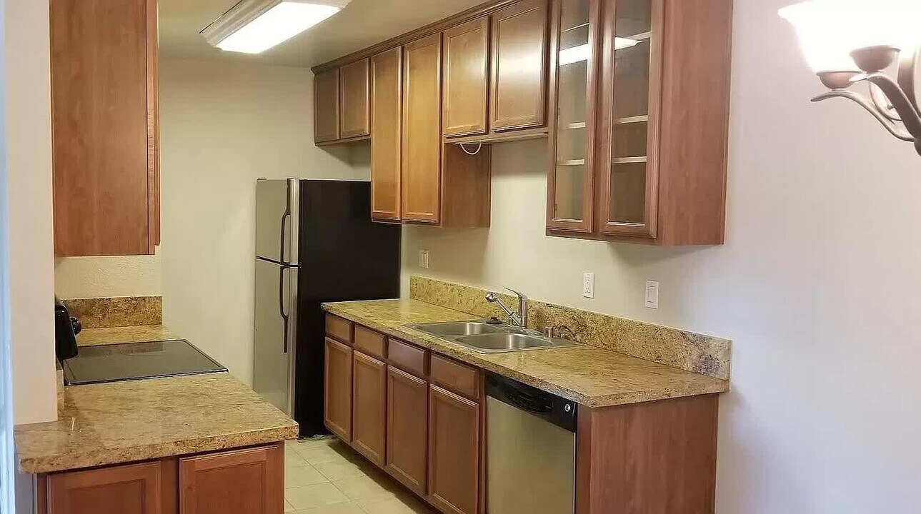 9909 Azuaga St, Unit C203 in San Diego, CA - Building Photo