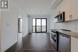 2799-2799 Kingston Rd in Toronto, ON - Building Photo - Building Photo