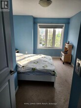 1355 Rathburn Rd E in Mississauga, ON - Building Photo - Building Photo