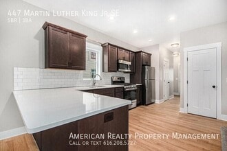 447 M.L.K. Jr St SE in Grand Rapids, MI - Building Photo - Building Photo