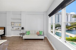 2421 Lake Pancoast Dr in Miami Beach, FL - Building Photo