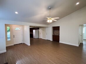 9598 N Sharon Ave in Fresno, CA - Building Photo - Building Photo