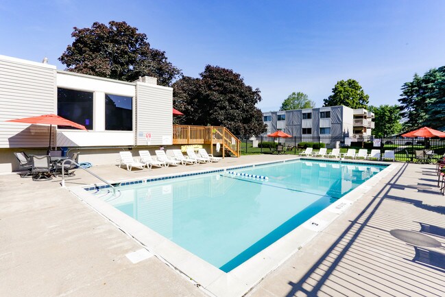 Robin Oaks in Midland, MI - Foto de edificio - Building Photo