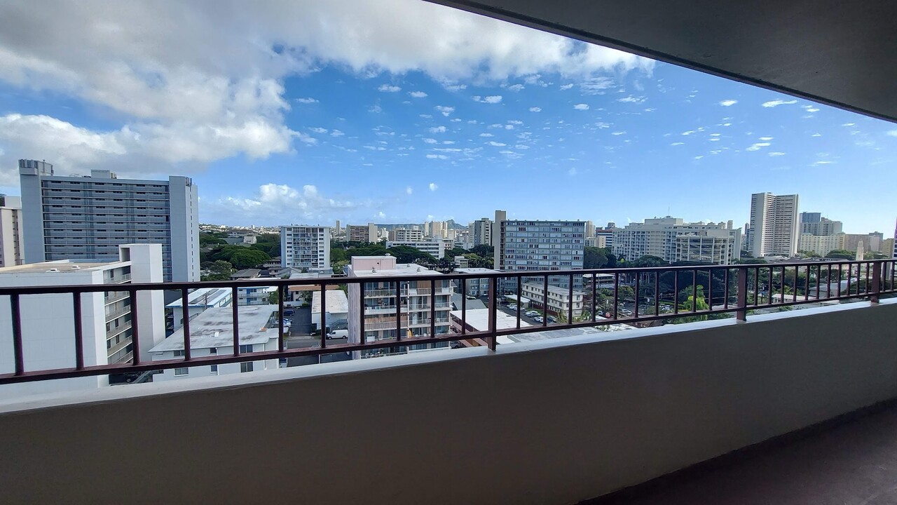 1710 Makiki St in Honolulu, HI - Building Photo