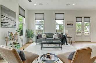 1410 Woodlawn Blvd in Austin, TX - Building Photo - Building Photo