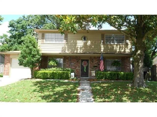 property at 1942 Mediamolle Dr