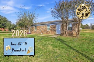 217 Joyce St in Weatherford, TX - Building Photo