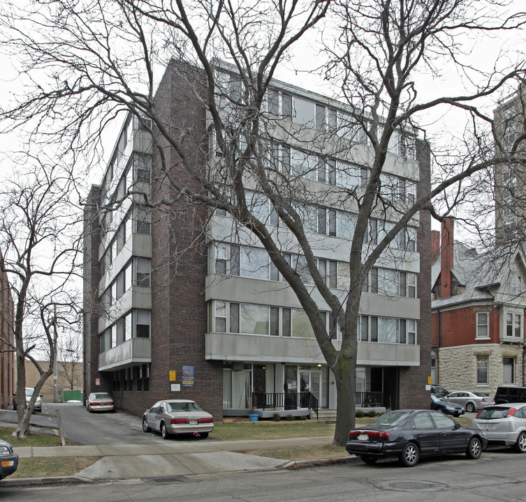 1671 N Prospect Ave in Milwaukee, WI - Foto de edificio