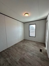 10301 SE 29th St in Midwest City, OK - Foto de edificio - Building Photo