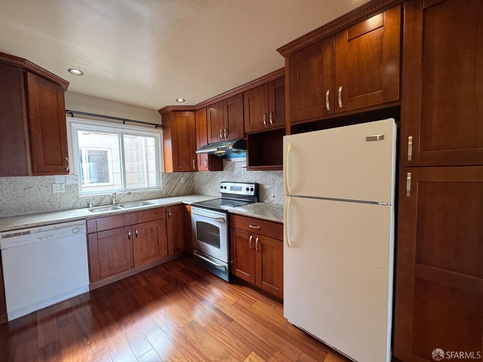 1231 18th Ave in San Francisco, CA - Building Photo