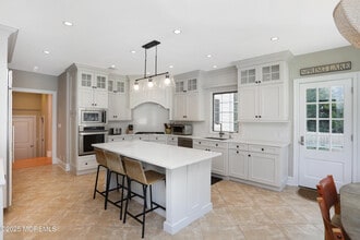 38 Vroom Ave in Spring Lake, NJ - Building Photo - Building Photo