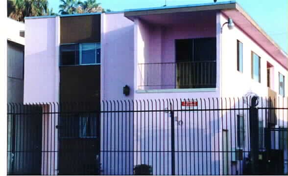 2810 W Vernon Ave in Los Angeles, CA - Foto de edificio - Building Photo