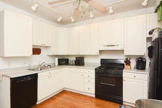 1517 W Oakdale Ave, Unit M09H in Chicago, IL - Building Photo - Building Photo