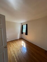 193 Lake St in Weymouth, MA - Building Photo - Building Photo