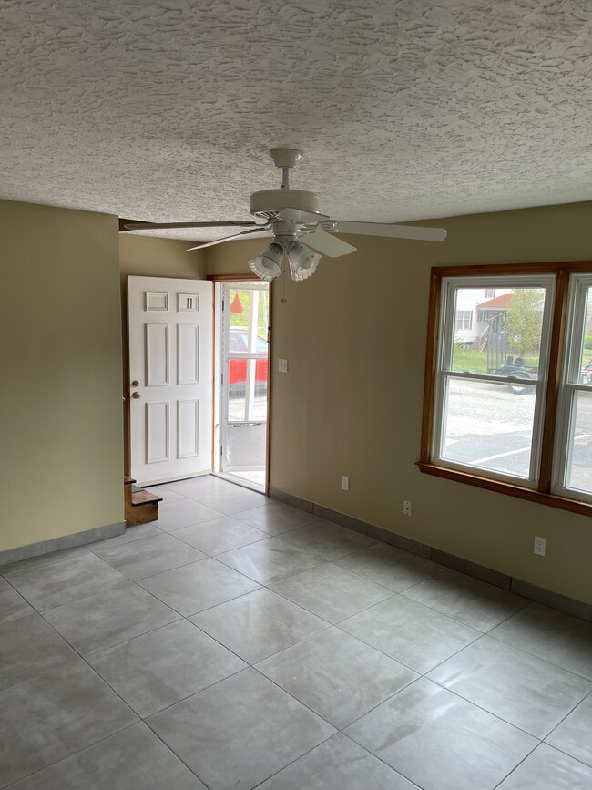 660 College St, Unit 12B in Christiansburg, VA - Building Photo - Building Photo