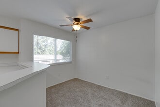 Stratford Apartments in Beaverton, OR - Building Photo - Interior Photo