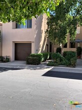 843 Village Square S in Palm Springs, CA - Building Photo - Building Photo