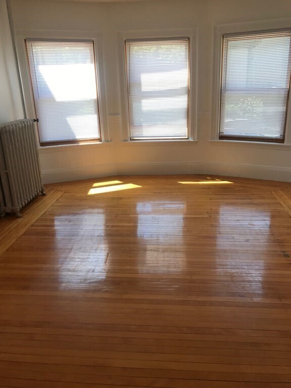 125 Oxford St, Unit #1