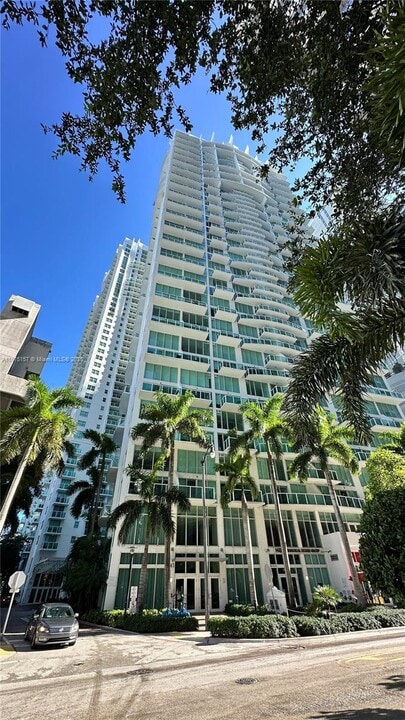 41 SE 5th St in Miami, FL - Building Photo