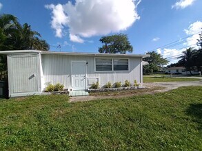 3115 Prince Dr in Lake Worth Beach, FL - Building Photo - Building Photo