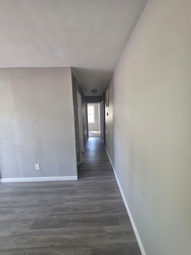 870 St Cletus Dr in Sauget, IL - Building Photo - Building Photo