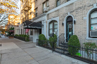 Royal Poinciana in Brooklyn, NY - Foto de edificio - Building Photo