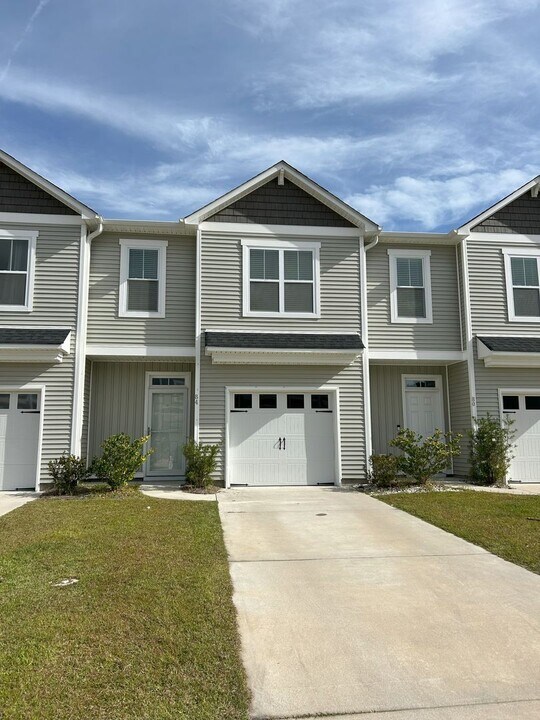 84 Aspen Rd in Hampstead, NC - Building Photo