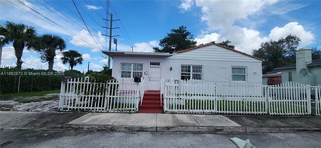 405 NW 64th St, Unit 1 in Miami, FL - Building Photo - Building Photo