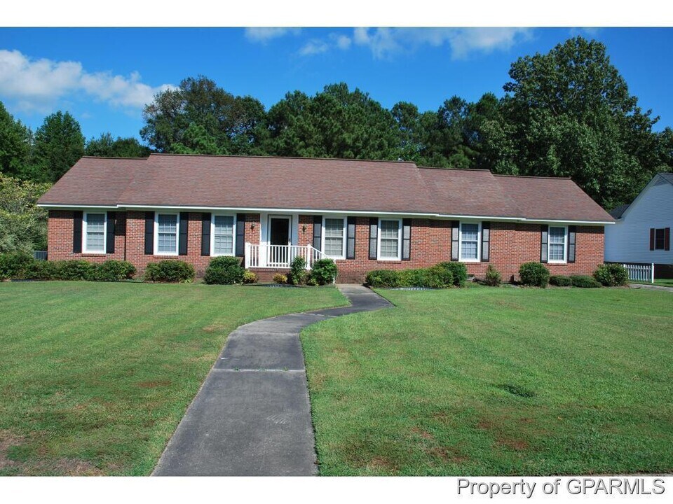 2807 Westbrooke Dr in Kinston, NC - Building Photo