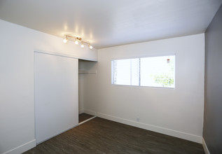 95 N. Michigan Ave. Apartments in Pasadena, CA - Building Photo - Interior Photo