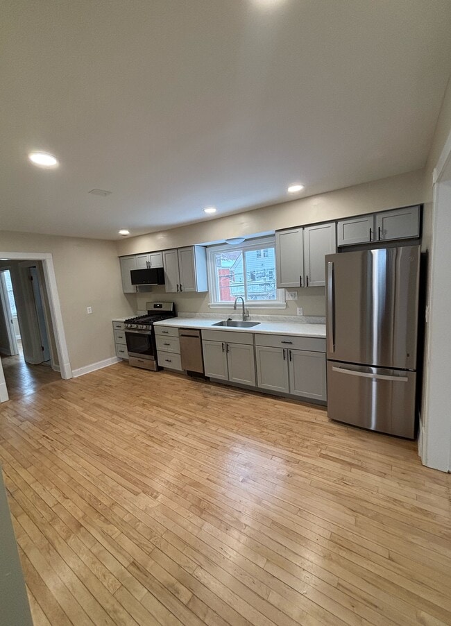 property at 1012 E Clarke St