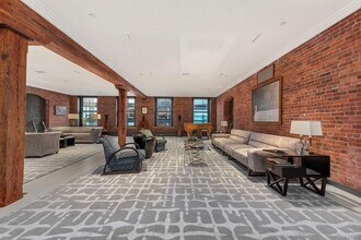 500 Greenwich St in New York, NY - Building Photo - Building Photo