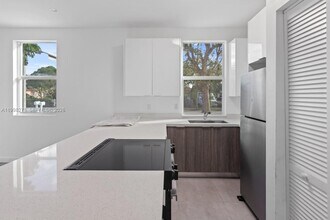 1935 NW 71st St in Miami, FL - Building Photo - Building Photo