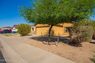 11602 W Bloomfield Rd in El Mirage, AZ - Foto de edificio - Building Photo