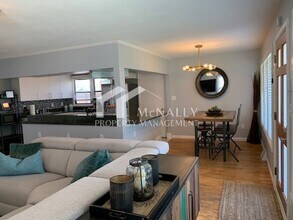 2609 N Winnifred St in Tacoma, WA - Foto de edificio - Building Photo