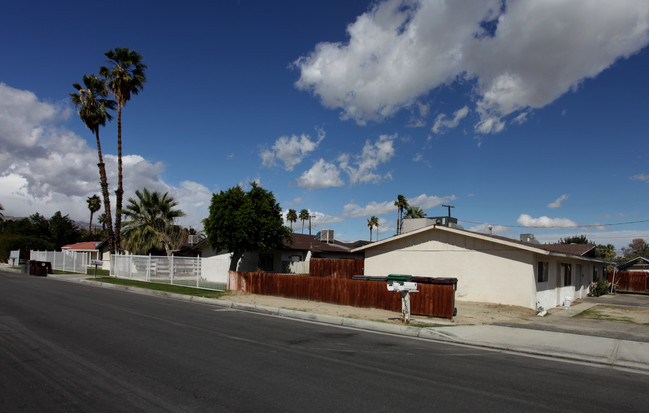 73915-73950 Santa Rosa Way in Palm Desert, CA - Foto de edificio - Building Photo