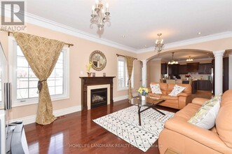 148 Windrose Ct in Vaughan, ON - Building Photo - Building Photo