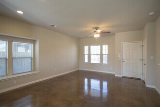 4506 Truth Wy in Austin, TX - Foto de edificio - Building Photo