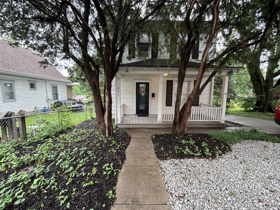 571 S Evanston Ave in Independence, MO - Building Photo