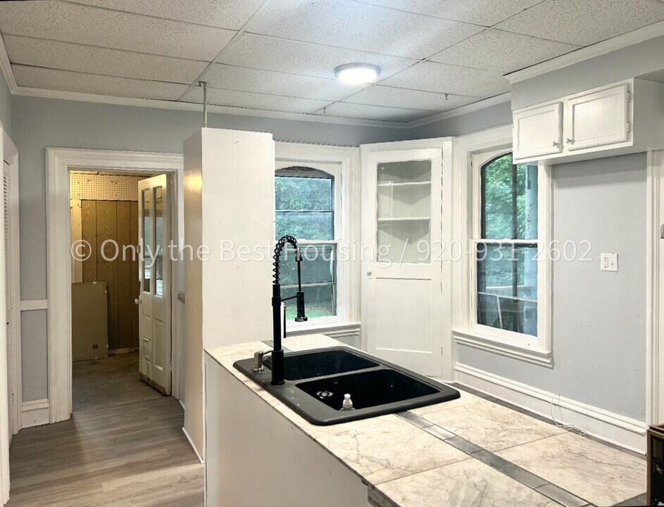 120 E Franklin Ave in Neenah, WI - Building Photo